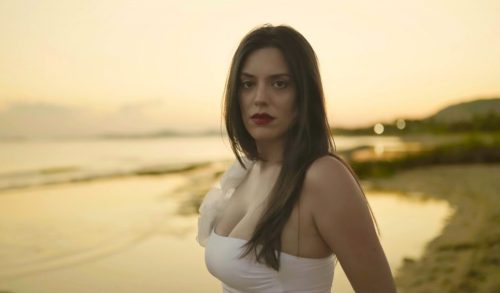 Η Άντα Αθανασοπούλου μας κάνει να ερωτευτούμε ξανά διασκευάζοντας Γιώργο Χατζηνάσιο!