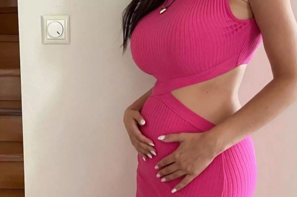 Παρουσιάστρια του Mega επιβεβαίωσε την εγκυμοσύνη της με μία φωτογραφία