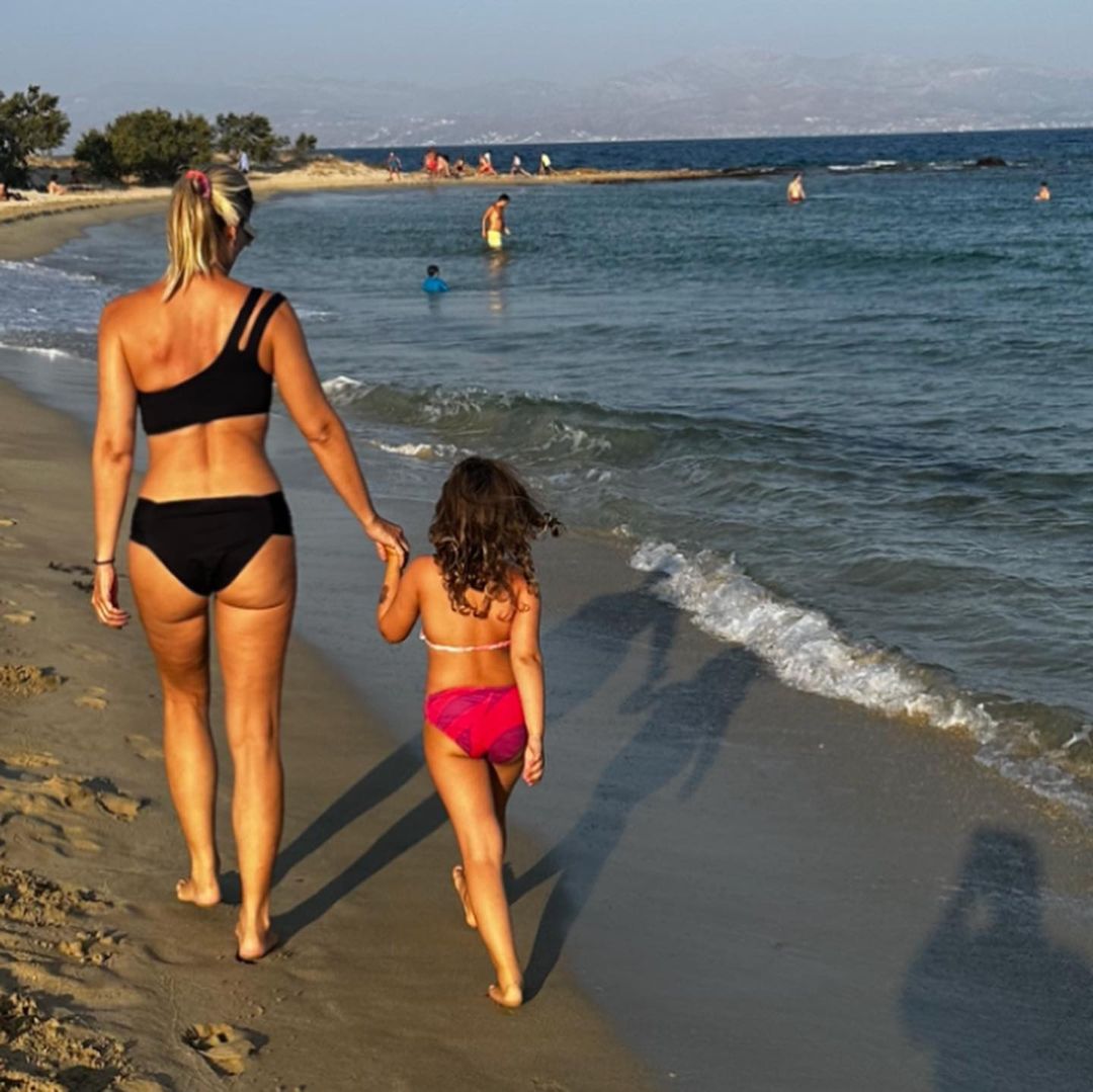 Ελεονώρα Μελέτη: Η φωτογραφία που βγάζει με την κόρη της κάθε χρόνο στο τέλος των διακοπών