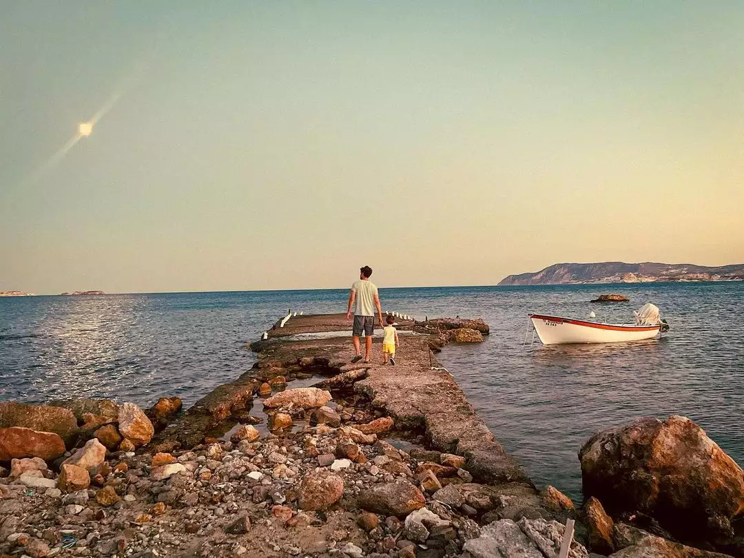 &Omicron;&rho;&phi;έ&alpha;&sigmaf; &Alpha;&upsilon;&gamma;&omicron;&upsilon;&sigma;&tau;ί&delta;&eta;&sigmaf;: &Chi;έ&rho;&iota; &chi;έ&rho;&iota; &mu;&epsilon; &tau;&omicron;&nu; 2,5 &epsilon;&tau;ώ&nu; &gamma;&iota;&omicron; &tau;&omicron;&upsilon; &sigma;&tau;&iota;&sigmaf; &Kappa;&upsilon;&kappa;&lambda;ά&delta;&epsilon;&sigmaf;