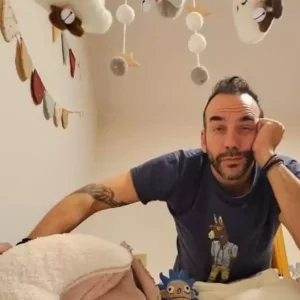 &Pi;ά&nu;&omicron;&sigmaf; &Mu;&omicron;&upsilon;&zeta;&omicron;&upsilon;&rho;ά&kappa;&eta;&sigmaf;: &Tau;&omicron; &kappa;&alpha;&lambda;&omicron;&kappa;&alpha;ί&rho;&iota; &eta; &beta;ά&phi;&tau;&iota;&sigma;&eta; &tau;&omicron;&upsilon; &gamma;&iota;&omicron;&upsilon; &tau;&omicron;&upsilon; - &Gamma;&iota;&alpha;&tau;ί &theta;&alpha; έ&chi;&epsilon;&iota; &tau;&rho;&epsilon;&iota;&sigmaf; &nu;&omicron;&nu;&omicron;ύ&sigmaf;