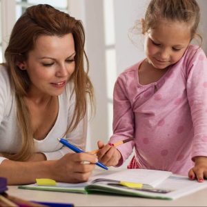 7 ερωτήσεις για να επιλέξετε το σωστό δάσκαλο για τα ιδιαίτερα μαθήματα του παιδιού σας