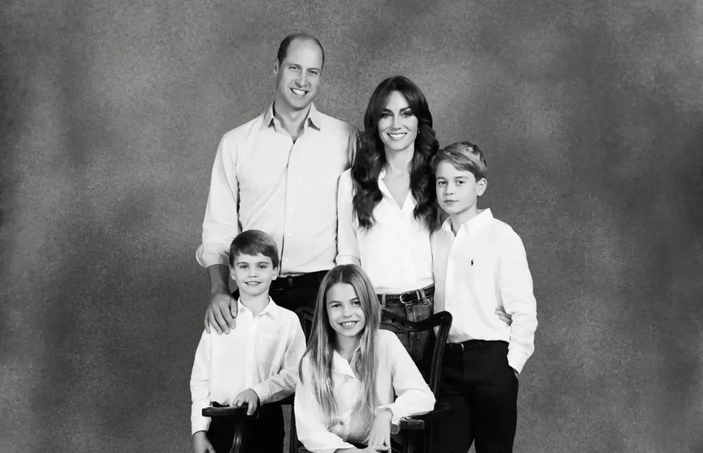 Πρίγκιπας Γουίλιαμ, Κέιτ Μίντλετον και τα παιδιά τους χαλαροί με τζιν στην χριστουγεννιάτικη κάρτα