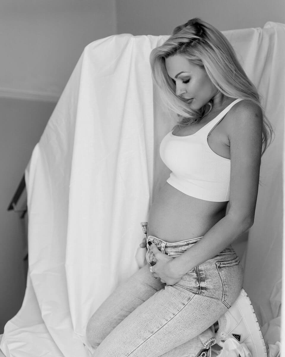 &Beta;ί&kappa;&upsilon; &Kappa;ά&beta;&omicron;&upsilon;&rho;&alpha;: &Eta; &pi;&rho;ώ&tau;&eta; &tau;&eta;&sigmaf; &phi;&omega;&tau;&omicron;&gamma;&rho;&alpha;&phi;ί&alpha; &mu;&epsilon; &phi;&omicron;&upsilon;&sigma;&kappa;&omega;&mu;έ&nu;&eta; &kappa;&omicron;&iota;&lambda;&iota;ά