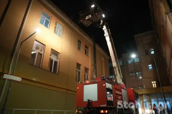Ό&tau;&alpha;&nu; έ&nu;&alpha;&sigmaf; &pi;&upsilon;&rho;&omicron;&sigma;&beta;έ&sigma;&tau;&eta;&sigmaf; &nu;&tau;ύ&theta;&eta;&kappa;&epsilon; Ά&gamma;&iota;&omicron;&sigmaf; &Beta;&alpha;&sigma;ί&lambda;&eta;&sigmaf; &kappa;&alpha;&iota; έ&phi;&epsilon;&rho;&epsilon; &tau;&eta; &mu;&alpha;&gamma;&epsilon;ί&alpha; &sigma;&epsilon; &pi;&alpha;&iota;&delta;&iota;ά &sigma;&tau;&omicron; &nu;&omicron;&sigma;&omicron;&kappa;&omicron;&mu;&epsilon;ί&omicron;
