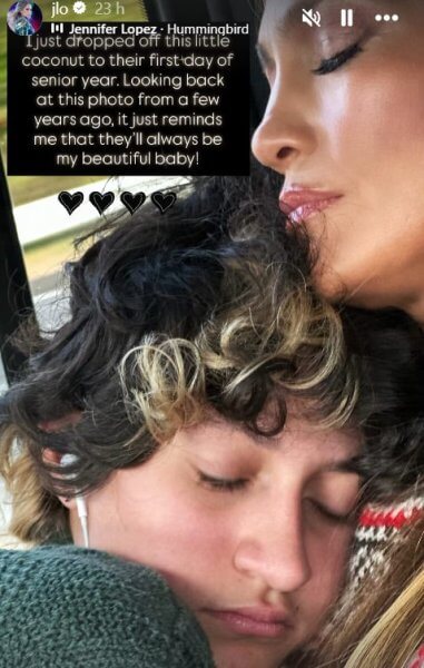 &Tau;&zeta;έ&nu;&iota;&phi;&epsilon;&rho; &Lambda;ό&pi;&epsilon;&zeta;: &Tau;&rho;&upsilon;&phi;&epsilon;&rho;έ&sigmaf; &kappa;&alpha;&lambda;&omicron;&kappa;&alpha;&iota;&rho;&iota;&nu;έ&sigmaf; &sigma;&tau;&iota;&gamma;&mu;έ&sigmaf; &mu;&epsilon; &tau;&omicron; non-binary &pi;&alpha;&iota;&delta;ί &tau;&eta;&sigmaf;, Έ&mu;&alpha;