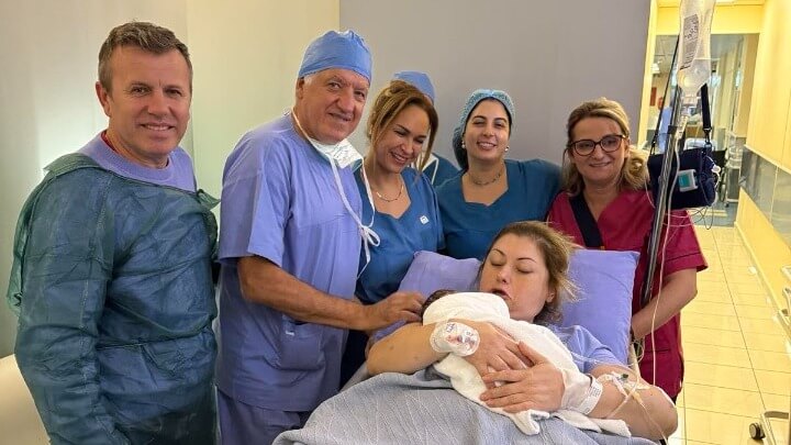 Από τη χημειοθεραπεία στη μητρότητα: Το συγκλονιστικό ταξίδι της Ειρήνης που έγινε μαμά ξανά μετά από μεταμόσχευση ωοθηκικού ιστού