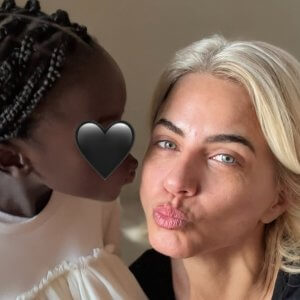 &Chi;&rho;&iota;&sigma;&tau;ί&nu;&alpha; &Kappa;&omicron;&nu;&tau;&omicron;&beta;ά: &Alpha;&pi;ό &tau;&iota;&sigmaf; &alpha;&pi;&omicron;&tau;&upsilon;&chi;&eta;&mu;έ&nu;&epsilon;&sigmaf; &epsilon;&gamma;&kappa;&upsilon;&mu;&omicron;&sigma;ύ&nu;&epsilon;&sigmaf; &sigma;&tau;&eta;&nu; &upsilon;&iota;&omicron;&theta;&epsilon;&sigma;ί&alpha; &ndash; &Eta; &sigma;&upsilon;&gamma;&kappa;&iota;&nu;&eta;&tau;&iota;&kappa;ή &iota;&sigma;&tau;&omicron;&rho;ί&alpha; &mu;&epsilon; &tau;&eta;&nu; &kappa;ό&rho;&eta; &tau;&eta;&sigmaf;