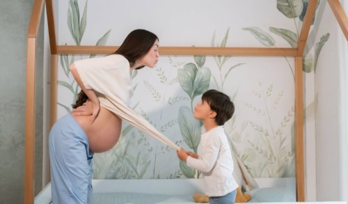 &Iota;&omega;ά&nu;&nu;&alpha; &Sigma;&iota;&alpha;&mu;&pi;ά&nu;&eta;: &Omicron;&iota; &nu;έ&epsilon;&sigmaf; &phi;&omega;&tau;&omicron;&gamma;&rho;&alpha;&phi;ί&epsilon;&sigmaf; &pi;&rho;&iota;&nu; &tau;&omicron;&nu; &epsilon;&rho;&chi;&omicron;&mu;ό &tau;&omicron;&upsilon; &delta;&epsilon;ύ&tau;&epsilon;&rho;&omicron;&upsilon; &gamma;&iota;&omicron;&upsilon; &tau;&eta;&sigmaf; - &laquo;&Mu;&iota;&alpha; &kappa;&omicron;&iota;&lambda;ί&tau;&sigma;&alpha;&hellip;&delta;ύ&omicron; &alpha;&gamma;ά&pi;&epsilon;&sigmaf;!&raquo;