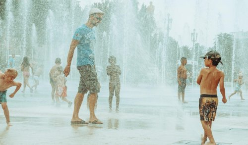 &Gamma;&alpha;&lambda;&lambda;ί&alpha;: &laquo;No Kids&raquo; &ndash; &Alpha;&pi;&alpha;&gamma;&omicron;&rho;&epsilon;ύ&omicron;&nu;&tau;&alpha;&iota; &omicron;&iota; &laquo;&chi;ώ&rho;&omicron;&iota; &mu;ό&nu;&omicron; &gamma;&iota;&alpha; &epsilon;&nu;&eta;&lambda;ί&kappa;&omicron;&upsilon;&sigmaf;&raquo;