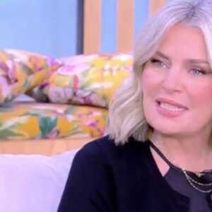 &Epsilon;&lambda;&iota;&sigma;ά&beta;&epsilon;&tau; &Mu;&omicron;&upsilon;&tau;ά&phi;&eta;: &laquo;&Omicron; &gamma;&iota;&omicron;&sigmaf; &mu;&omicron;&upsilon; &theta;&upsilon;&mu;ά&tau;&alpha;&iota; &epsilon;&iota;&kappa;ό&nu;&epsilon;&sigmaf; &alpha;&pi;ό &tau;&omicron; &pi;&alpha;&rho;&epsilon;&lambda;&theta;ό&nu; &tau;&omicron;&upsilon;, &xi;έ&rho;&epsilon;&iota; &tau;&alpha; &pi;ά&nu;&tau;&alpha;&raquo;